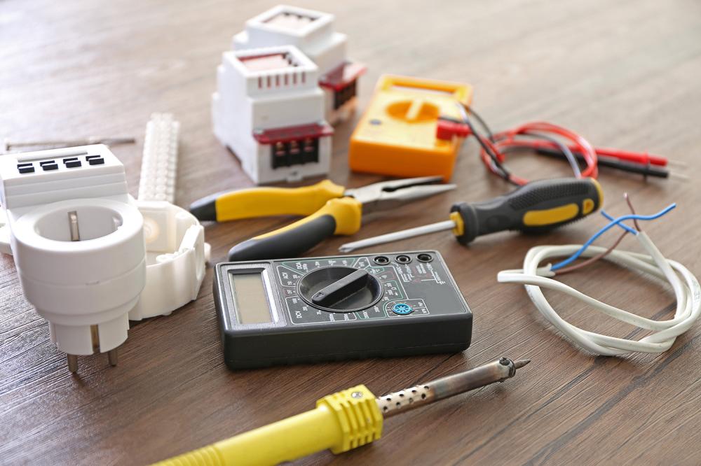 outils d'électricitiens